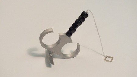 Dvoj-prsteň: hliník, striebro, korálky, niť